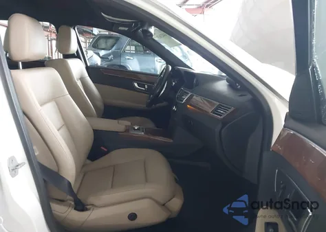 2013 Mercedes-Benz E 350 z USA, uszkodzony, nr VIN WDDHF5KB3DA766288